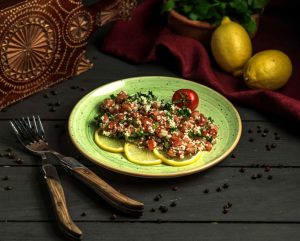 mediterranean-parsley-salad-made-with-fresh-tomatoes-and-hemp-seeds-scaled